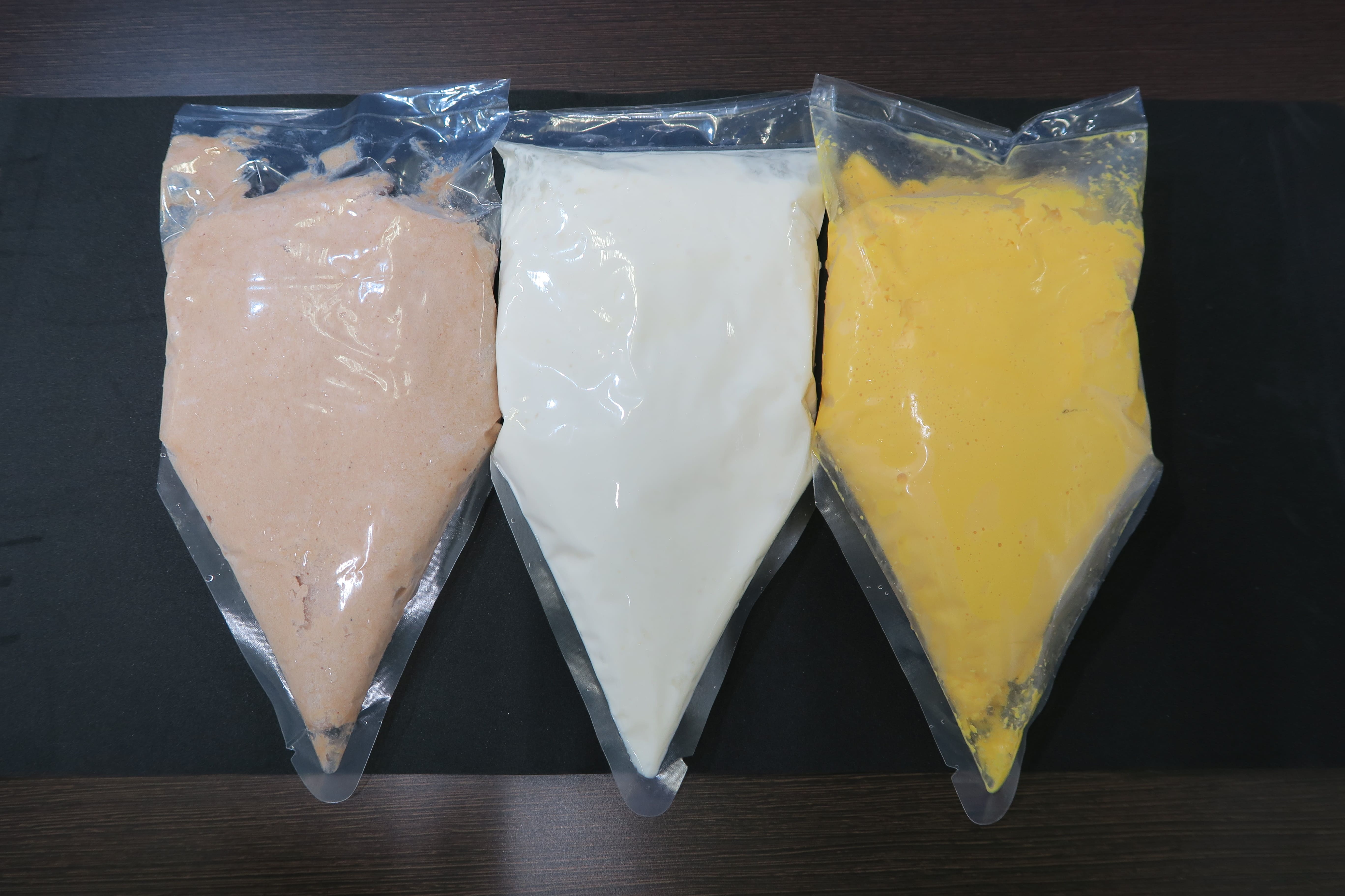 冷凍ムース・ホイップ（絞り袋入り）